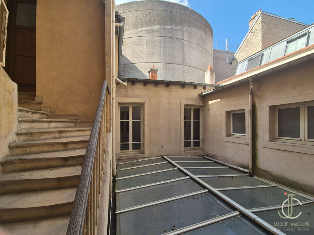 NANCY HYPER CENTRE, 2 pièces sur cour