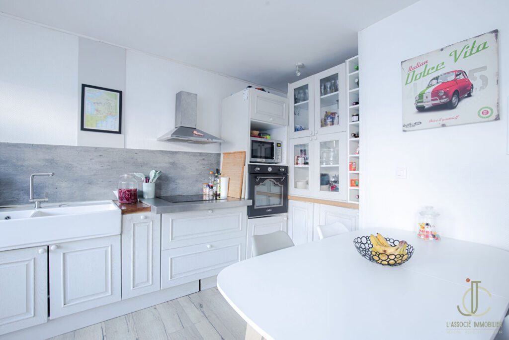 Nancy / Place des Vosges / Traversant / 2 chambres / 65 m²