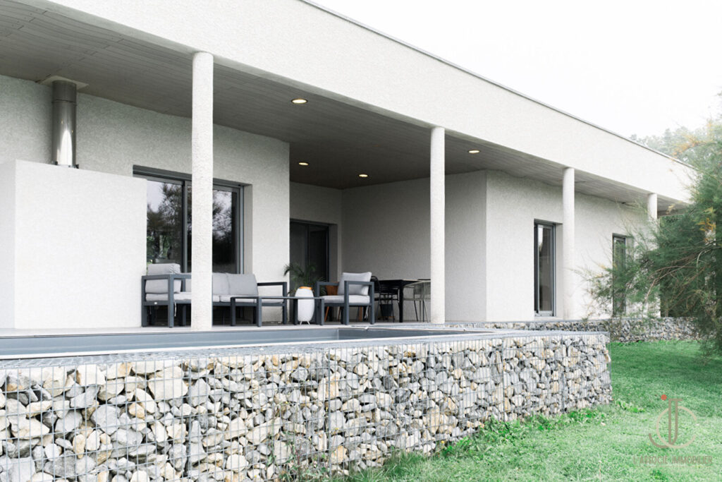 VITTEL _ Maison de plain-pied de 174 m² avec piscine _ 4 chambres