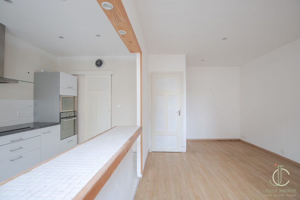 Nancy / Appartement / Cristalleries / 2 chambres / 77 m² / À rénover