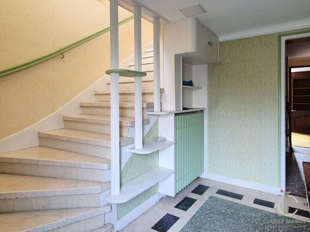 SAINT-MAX Maison sixties moderniste, 126 m2  + annexes