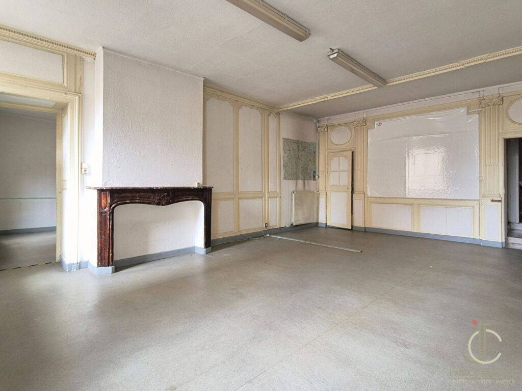 NANCY  place d&rsquo;Alliance – 69m2à ré-imaginer avec sa cour privative