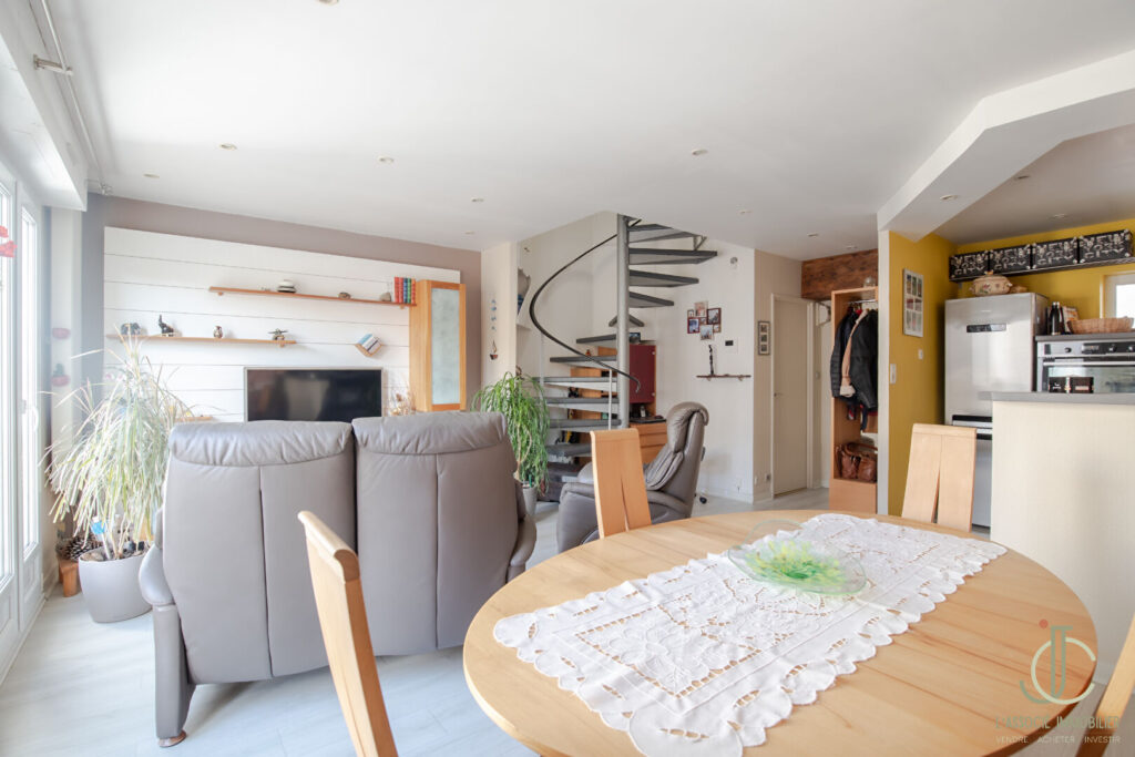 Appartement T3 76m² Nancy Centre – Dernier Étage + Parking – Calme absolu
