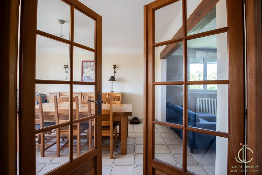 LAITRE-SOUS-AMANCE – maison indépendante avec jardin (presque) plat !
