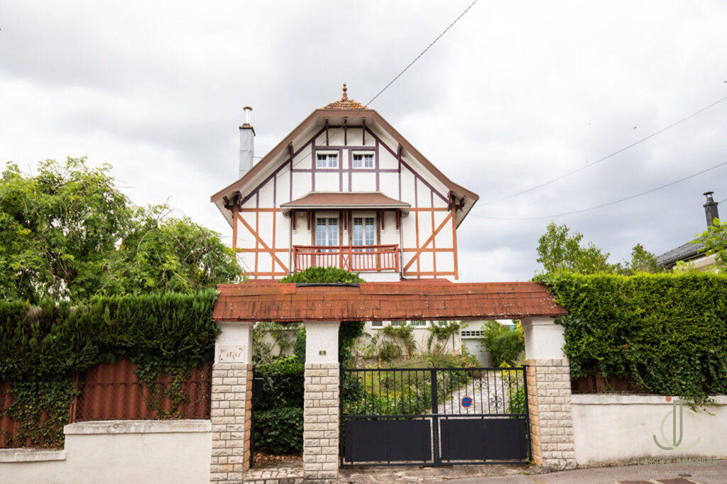 VITTEL VILLA / 5 chambres / 172m2 / Jardin et garage